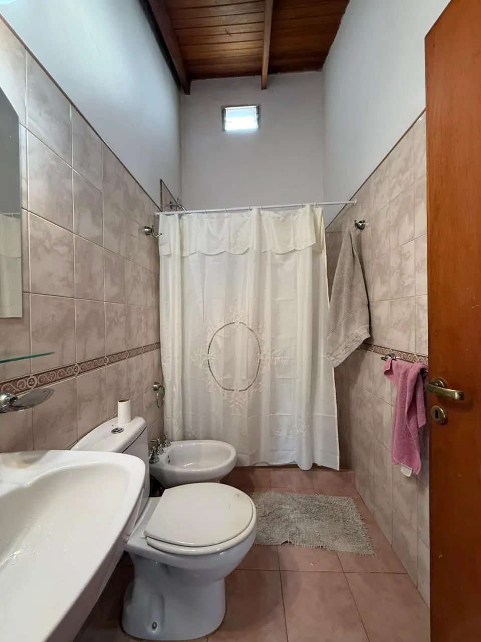 Otra vista del mismo baño